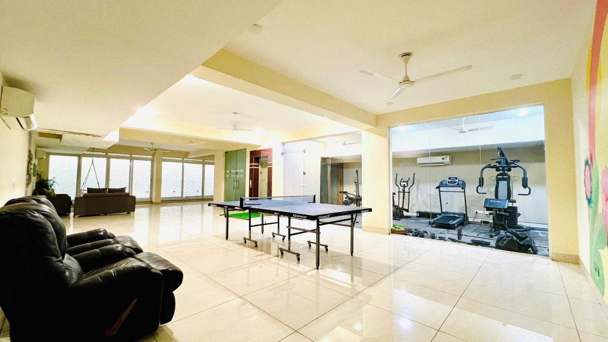 Bluo Studio4 Golf Course Road - Gym, Balcony, Lift Gurgáon Kültér fotó
